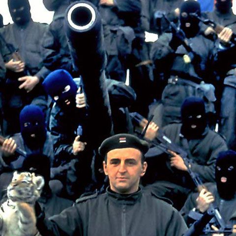 Atacatorii lui Marian Cozma au fost căutaţi de un grup de luptători sârbi 