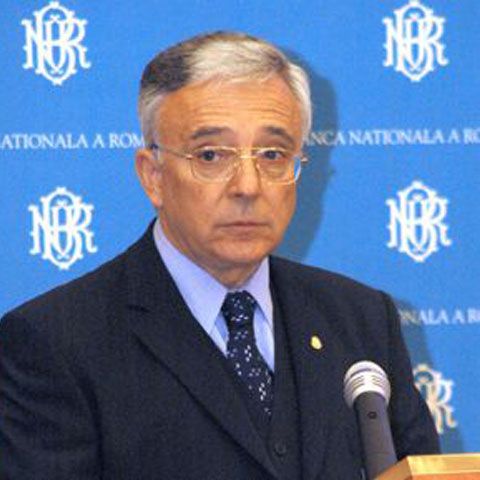 Isărescu: \"Este esenţial ca acum să fie respectată neutralitatea BNR!\"