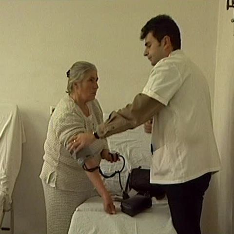 Jumătate din cabinetele medicale din ţară s-ar putea închide în acest an, spun medicii de familie