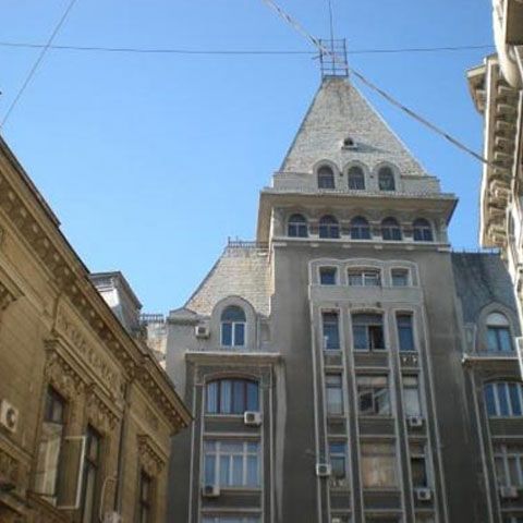Oprescu vrea un turn de 42 de metri lângă clădirea istorică "Universul"