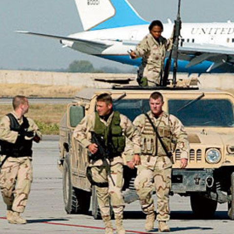 REVISTA PRESEI: SUA pierd aliaţi în Asia Centrală, Rusia îi recâştigă