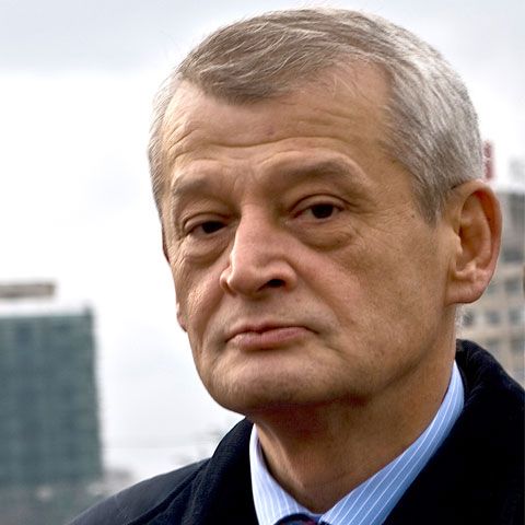 Oprescu vrea încă nouă blocuri turn în Capitală