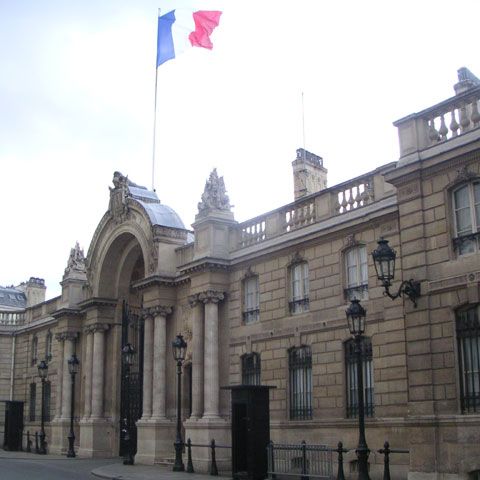 CEJ condamnă Franţa pentru că nu a transpus în legislaţie dispoziţii referitoare la români