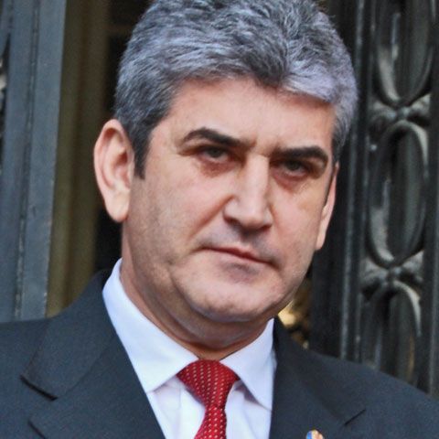 Gabriel Oprea: Sunt deputat independent, nu m-am înscris în PD-L