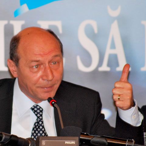 Traian Băsescu către Dan Nica: Trebuie accelerat procesul de autonomie al administraţiilor locale