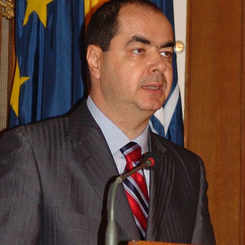 Bugetele ministerelor Apărării, Educaţiei, Transporturilor şi Mediului au fost avizate de Parlament