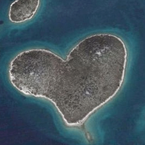 Insula în formă de inimă, descoperită pe Google Earth