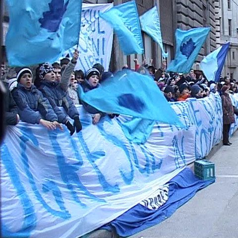 200 de susţinători ai clubului Progresul au organizat un miting de protest în faţa sediului BNR  