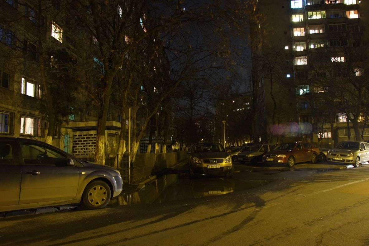 Maşină pacată în mijlocul străzii, în Capitală