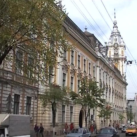 La Cluj-Napoca, aproape 275.000 de oameni îşi vor alege astăzi primarul