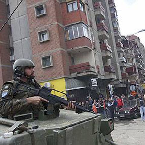 Explozie fără victime în Kosovo, la un an de la proclamarea independenţei