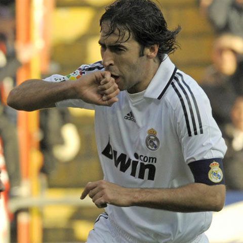 Raul a devenit cel mai bun marcator din istoria clubului Real Madrid