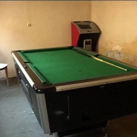 Dispensarul din localitatea arădeană Belotinţ a fost transformat în bodegă