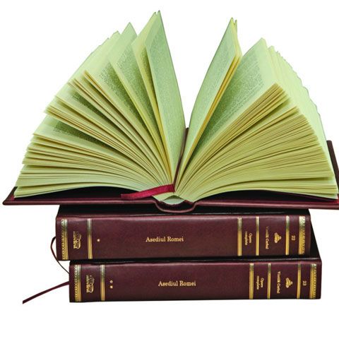 Colecţia "Adevărul", la tribunal şi cu Vintilă Corbul