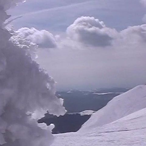 Riscul producerii unei avalanşe în Munţii Făgăraş şi Bucegi este maxim 