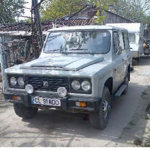 Impozitul pentru maşinile ARO a crescut la 2.000 de lei pe an 