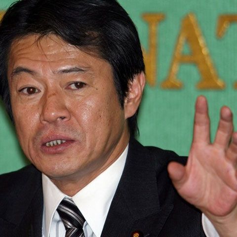 Ministrul japonez de Finanţe a demisionat 