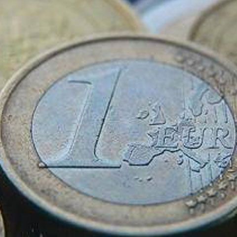Cursul de referinţă coboară la 4,3096 lei/euro, după o întărire a leului în contrast cu regiunea