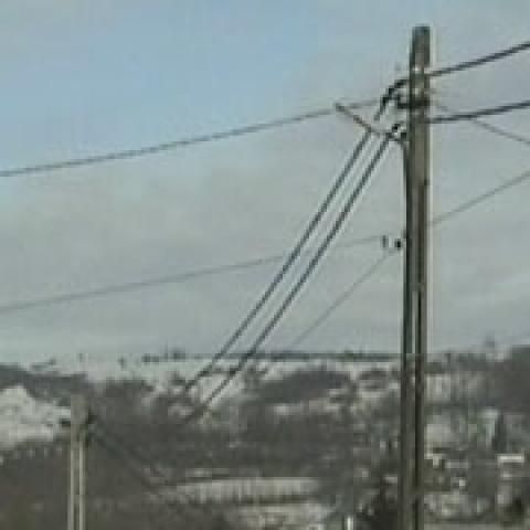 Jumătate din oraşul Giurgiu nu are energie electrică, după ce un utilaj a rupt două cabluri