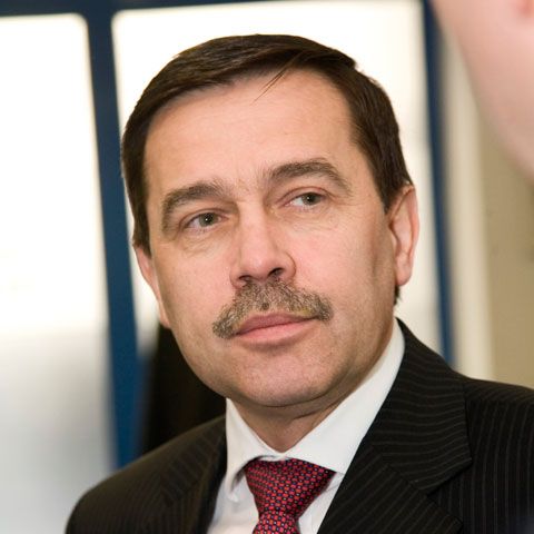 Pogea le-a cerut miniştrilor previziuni legate de încheierea contractelor finanţate din banii UE