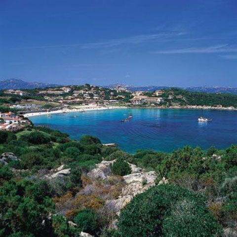 Trei români atacaţi în Sardinia pentru că au "furat" slujbele italienilor