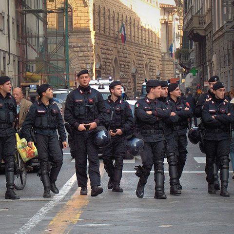 Autorităţile italiene au făcut controale în taberele ilegale de romi din Roma 