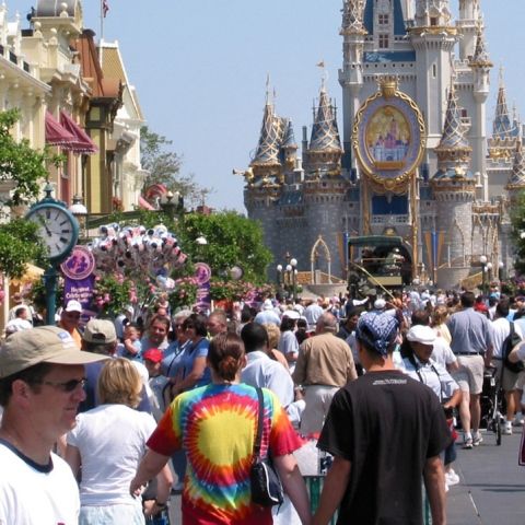 Peste 760 milioane de utilizatori de telefonie mobilă în Europa, la finele trimestrului III 2008