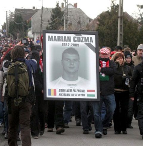 Peste 300 de bucureşteni au participat la "Marşul Tăcerii", în memoria lui Marian Cozma