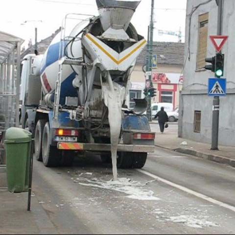 Industria cimentului, motorul construcţiilor, va stagna în 2009