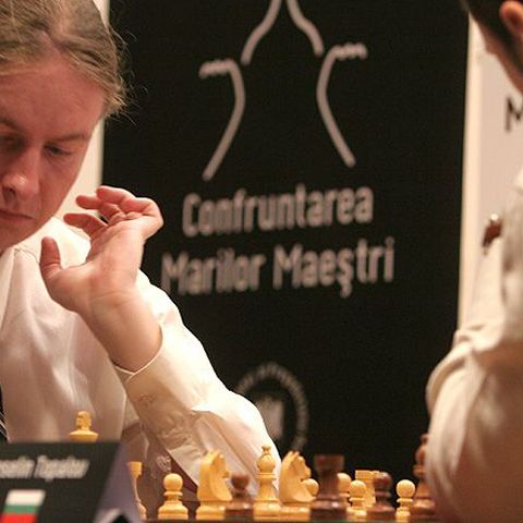 Pokerul, mutarea câştigătoare pentru şahişti în vreme de criză