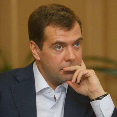 Medvedev îl critică din nou implicit pe Putin