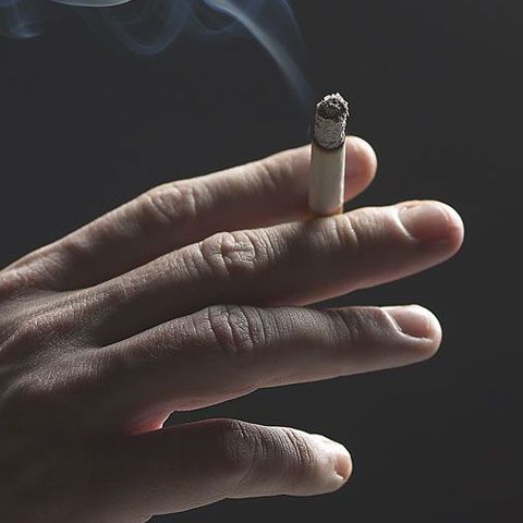 Adolescenţii fumători au un risc crescut pentru scleroză multiplă