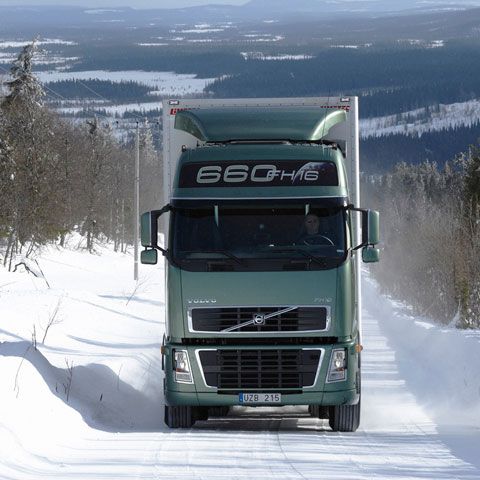 Blocaje la graniţa României cu Bulgaria. Sute de tiruri au aşteptat mai bine de 12 ore să treacă