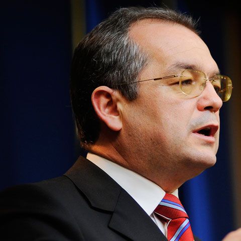 Emil Boc: Românii de bună credinţă din Italia nu trebuie să sufere 