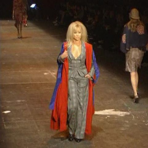 Vivienne Westwood şi-a prezentat la Londra colecţia Red Label 