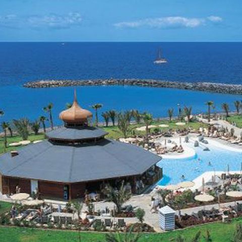 Pachetele turistice pentru Paşte nu s-au ieftinit anul acesta, în comparaţie cu anii precedenţi