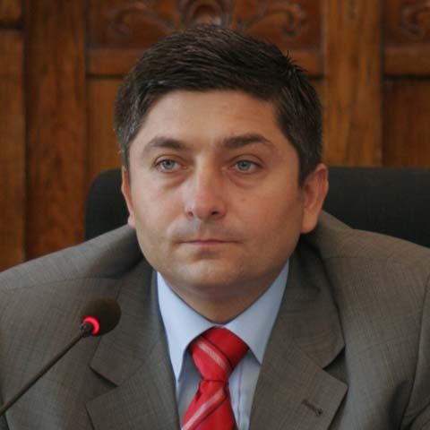 Preşedintele CJ Cluj, Alin Tişe, prădat de hoţi