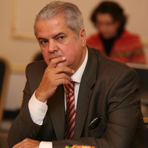 Dosarele lui Năstase intră miercurea viitoare în plenul Camerei Deputaţilor