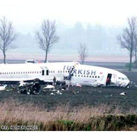 Un avion al Turkish Airlines s-a prăbuşit lângă Amsterdam. Nouă pasageri au murit
