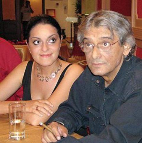 Lavinia Pintea rămâne cu apartamentul, maşina şi o parte din veniturile actorului Adrian Pintea 