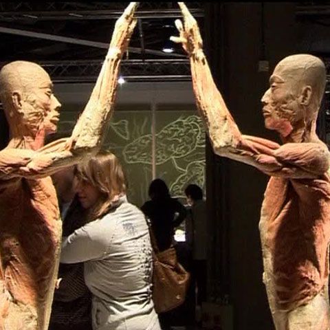 O expoziţie de cadavre a stârnit o controversă în Polonia 