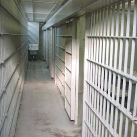 Deţinuţii români din Italia ar putea ajunge în ţară într-un an