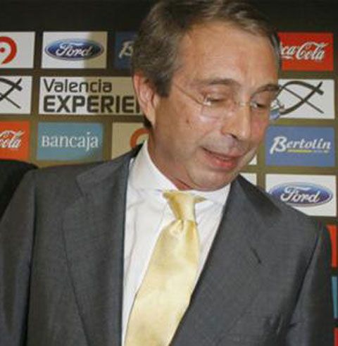 Preşedintele Valenciei, escrocat de doi bătrânei!  