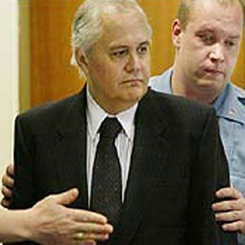 Fostul preşedinte sârb Milan Milutinovici nu se face vinovat de crime de război, a decis Tribunalul Penal Internaţional 