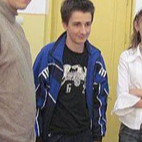 Hackerul român închis în Italia va ajuta poliţia împotriva pedofililor