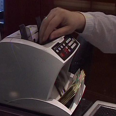 Isărescu a spus că România ar putea contracta mai multe împrumuturi 