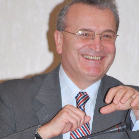 Vasile Puşcaş: Nu a fost suspendată aplicarea Legii stocării datelor