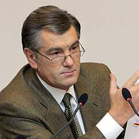 Iuşcenko şi Kaczynski fac un gest de reconciliere istorică