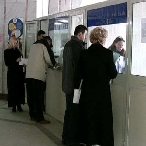 25.000 de funcţionari publici au organizat o grevă de avertisment de două ore