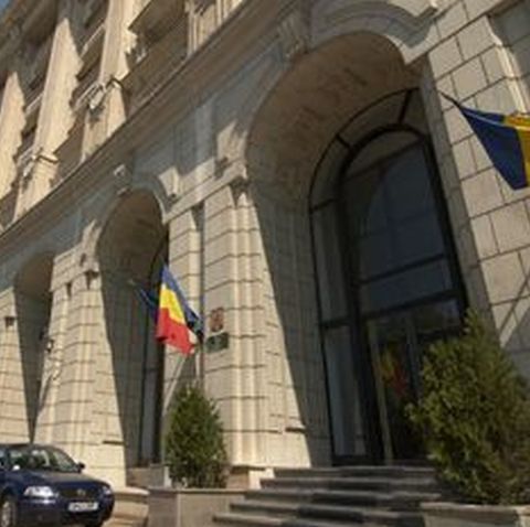 Proiectul de Cod Fiscal prevede introducerea impozitul forfetar, mărirea taxelor şi impozitelor locale